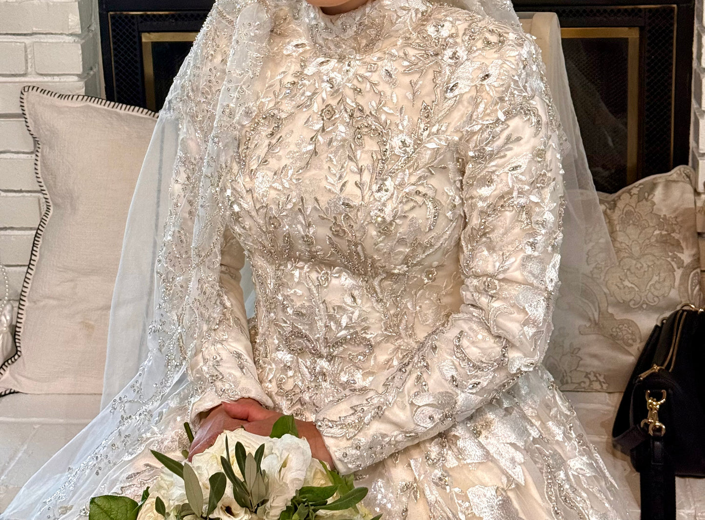 206: Wedding Dress (6-8)