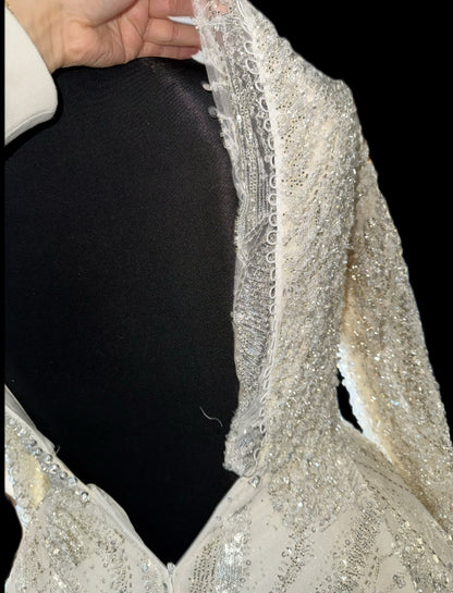 226: Wedding Dress (6-8)