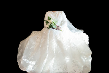 142: Wedding Dress (8-16 adjustable)