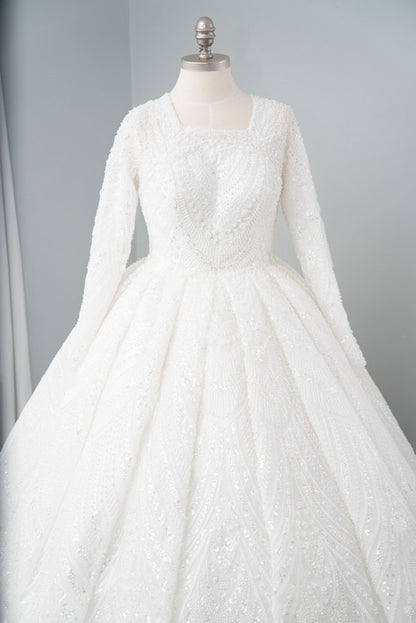 155: Wedding Dress (6-8)