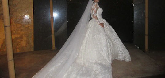 36: Wedding Dress (6-8)