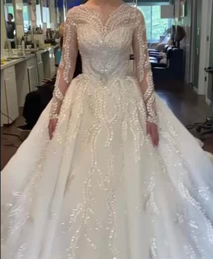 56: Wedding Dress (4-6)