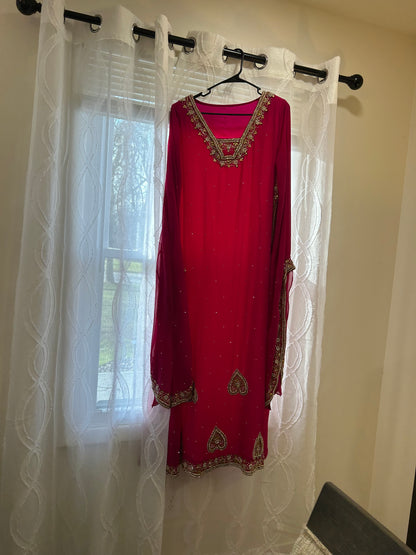 194: Traditional Dress (16)