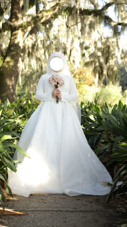 161: Wedding Dress (8-10)