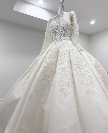 37: Wedding Dress (4-8)