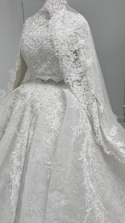 143: Wedding Dress (4-8)